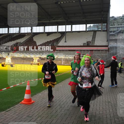 07.12.2025 - St. Pauli X-Mass-Run No. 15 Fabian Wolf http://msf.ph/oto/9400000 07.12.2025 11:04:20 Ziel 126, 215, 216, 285, 305, 700, 702, 734, 740, 764, 1200, 1252, 1254, 1401, 1695, 1766, 1769, 1852, 1854, 1856 meine-sportfotos.de