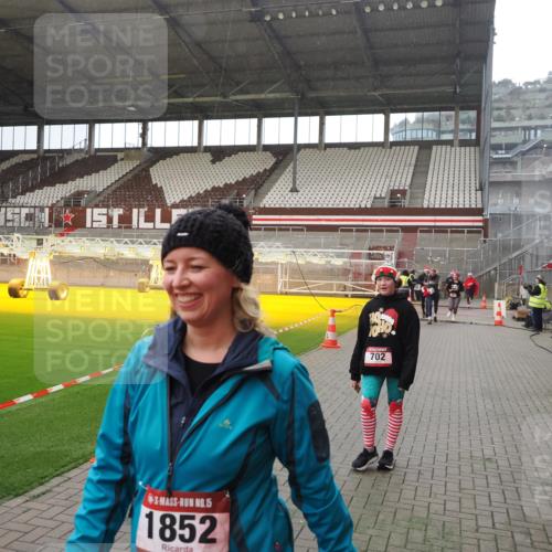 07.12.2025 - St. Pauli X-Mass-Run No. 15 Fabian Wolf http://msf.ph/oto/9400029 07.12.2025 11:04:31 Ziel 126, 285, 305, 361, 395, 700, 702, 740, 1643, 1766, 1769, 1852 meine-sportfotos.de