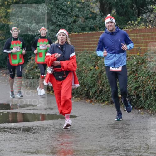 07.12.2025 - St. Pauli X-Mass-Run No. 15 Michael Burmester http://msf.ph/oto/9400166 07.12.2025 10:20:31 Laufen 264, 3265, 2354 meine-sportfotos.de