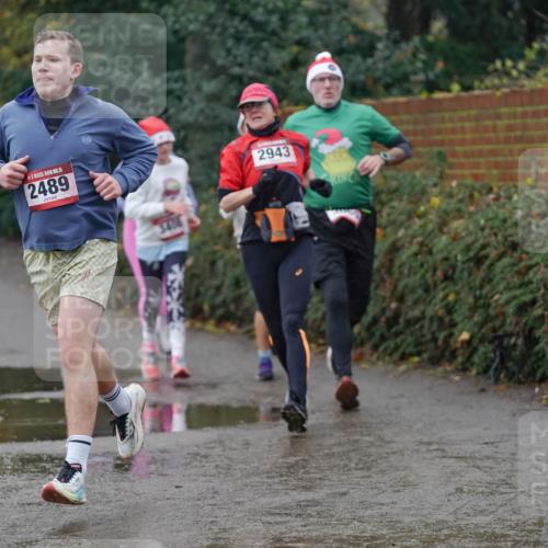 07.12.2025 - St. Pauli X-Mass-Run No. 15 Michael Burmester http://msf.ph/oto/9400200 07.12.2025 10:20:50 Laufen 15, 2489, 2943, 2301 meine-sportfotos.de