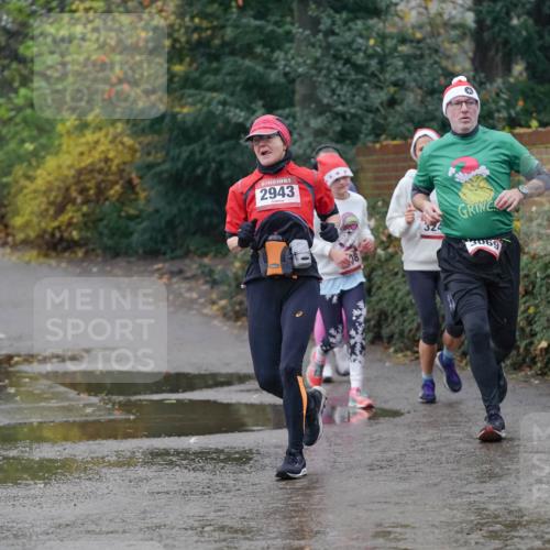 07.12.2025 - St. Pauli X-Mass-Run No. 15 Michael Burmester http://msf.ph/oto/9400203 07.12.2025 10:20:51 Laufen 2943, 324, 3069 meine-sportfotos.de