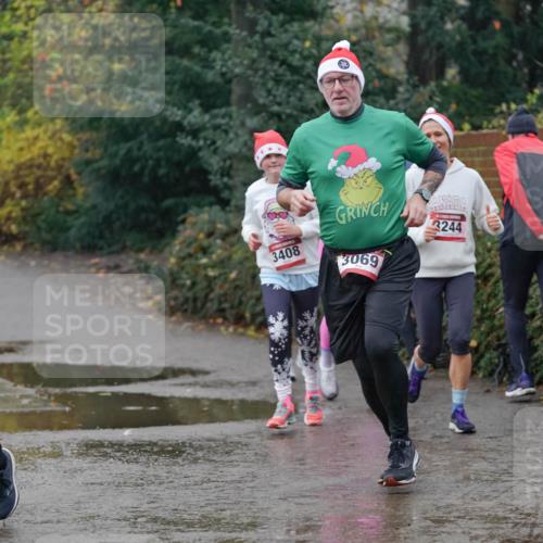 07.12.2025 - St. Pauli X-Mass-Run No. 15 Michael Burmester http://msf.ph/oto/9400206 07.12.2025 10:20:52 Laufen 3244, 3408, 3069 meine-sportfotos.de