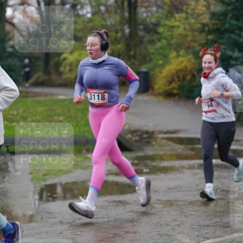 07.12.2025 - St. Pauli X-Mass-Run No. 15 Michael Burmester http://msf.ph/oto/9400219 07.12.2025 10:20:55 Laufen 3244, 3118, 1794 meine-sportfotos.de