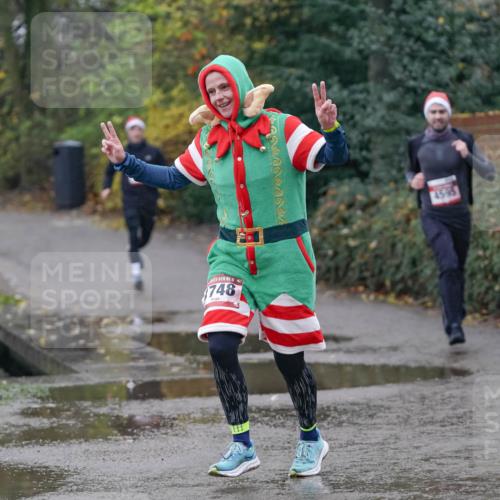 07.12.2025 - St. Pauli X-Mass-Run No. 15 Michael Burmester http://msf.ph/oto/9400234 07.12.2025 10:21:06 Laufen 748, 4595 meine-sportfotos.de
