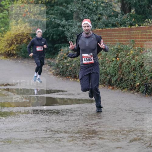 07.12.2025 - St. Pauli X-Mass-Run No. 15 Michael Burmester http://msf.ph/oto/9400236 07.12.2025 10:21:07 Laufen 3058, 4595, 4595 meine-sportfotos.de