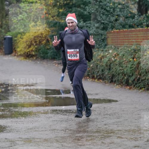 07.12.2025 - St. Pauli X-Mass-Run No. 15 Michael Burmester http://msf.ph/oto/9400238 07.12.2025 10:21:07 Laufen 4595, 15, 4595 meine-sportfotos.de