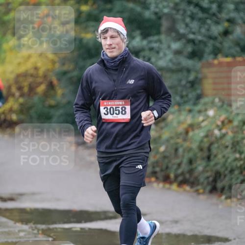 07.12.2025 - St. Pauli X-Mass-Run No. 15 Michael Burmester http://msf.ph/oto/9400247 07.12.2025 10:21:11 Laufen 15, 3058 meine-sportfotos.de