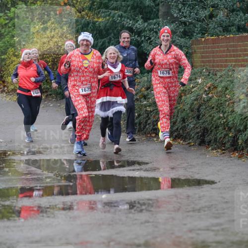 07.12.2025 - St. Pauli X-Mass-Run No. 15 Michael Burmester http://msf.ph/oto/9400290 07.12.2025 10:21:31 Laufen 2827, 3061, 1674, 1675, 40, 1676 meine-sportfotos.de