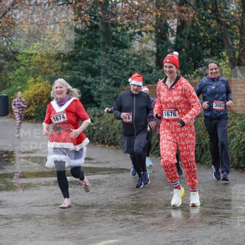 07.12.2025 - St. Pauli X-Mass-Run No. 15 Michael Burmester http://msf.ph/oto/9400304 07.12.2025 10:21:36 Laufen 1675, 1674, 6, 10, 1676, 10, 3061 meine-sportfotos.de