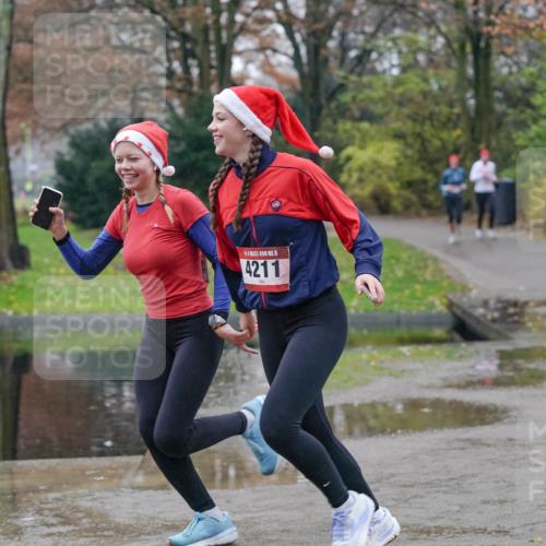 07.12.2025 - St. Pauli X-Mass-Run No. 15 Michael Burmester http://msf.ph/oto/9400318 07.12.2025 10:21:39 Laufen 4211 meine-sportfotos.de
