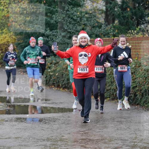 07.12.2025 - St. Pauli X-Mass-Run No. 15 Michael Burmester http://msf.ph/oto/9400360 07.12.2025 10:21:58 Laufen 2420, 250, 1651, 2335, 981 meine-sportfotos.de