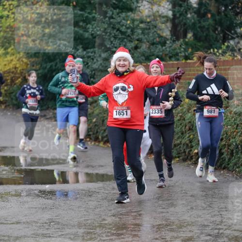 07.12.2025 - St. Pauli X-Mass-Run No. 15 Michael Burmester http://msf.ph/oto/9400363 07.12.2025 10:21:58 Laufen 2420, 1651, 2335, 981 meine-sportfotos.de