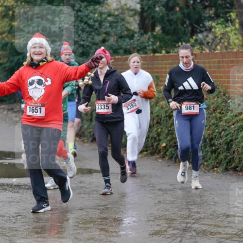 07.12.2025 - St. Pauli X-Mass-Run No. 15 Michael Burmester http://msf.ph/oto/9400365 07.12.2025 10:21:59 Laufen 1651, 2335, 3382, 981, 25 meine-sportfotos.de