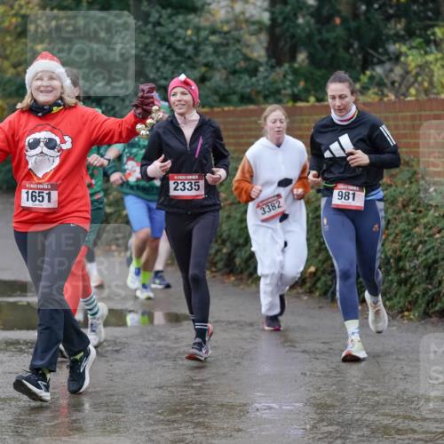 07.12.2025 - St. Pauli X-Mass-Run No. 15 Michael Burmester http://msf.ph/oto/9400367 07.12.2025 10:21:59 Laufen 15, 1651, 2335, 3382, 981 meine-sportfotos.de