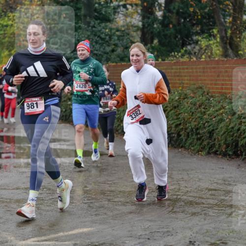 07.12.2025 - St. Pauli X-Mass-Run No. 15 Michael Burmester http://msf.ph/oto/9400372 07.12.2025 10:22:01 Laufen 981, 2420, 1889, 3382 meine-sportfotos.de