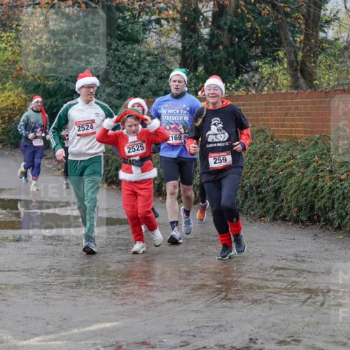 07.12.2025 - St. Pauli X-Mass-Run No. 15 Michael Burmester http://msf.ph/oto/9400386 07.12.2025 10:22:07 Laufen 3835, 2524, 2525, 2169, 259 meine-sportfotos.de