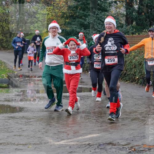 07.12.2025 - St. Pauli X-Mass-Run No. 15 Michael Burmester http://msf.ph/oto/9400389 07.12.2025 10:22:08 Laufen 252, 2525, 206, 15, 259, 3161 meine-sportfotos.de