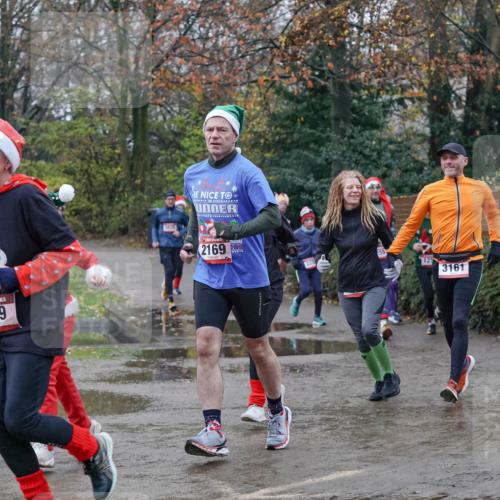 07.12.2025 - St. Pauli X-Mass-Run No. 15 Michael Burmester http://msf.ph/oto/9400397 07.12.2025 10:22:09 Laufen 2524, 259, 2169, 3161 meine-sportfotos.de