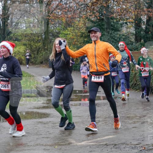 07.12.2025 - St. Pauli X-Mass-Run No. 15 Michael Burmester http://msf.ph/oto/9400403 07.12.2025 10:22:10 Laufen 2061, 1255, 2288, 3161, 1250 meine-sportfotos.de