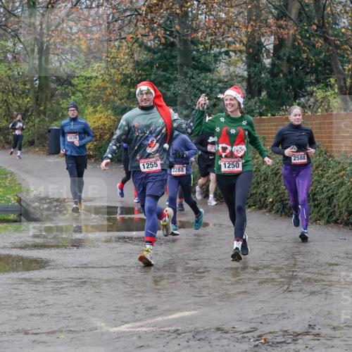 07.12.2025 - St. Pauli X-Mass-Run No. 15 Michael Burmester http://msf.ph/oto/9400408 07.12.2025 10:22:11 Laufen 3835, 1255, 2588, 1250, 2288 meine-sportfotos.de