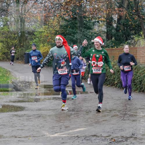 07.12.2025 - St. Pauli X-Mass-Run No. 15 Michael Burmester http://msf.ph/oto/9400409 07.12.2025 10:22:12 Laufen 3835, 1255, 2280, 1250, 2588 meine-sportfotos.de
