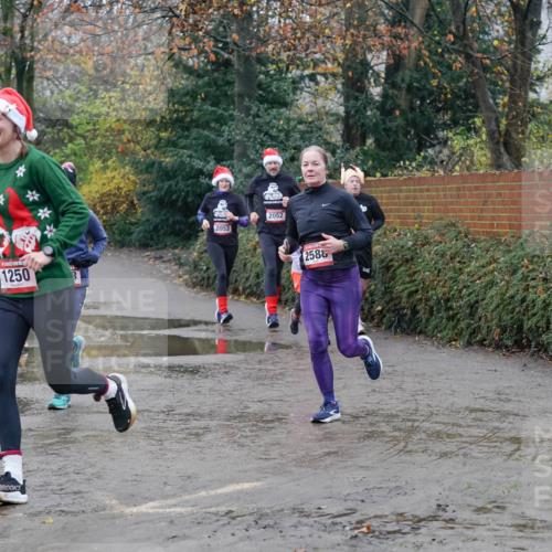 07.12.2025 - St. Pauli X-Mass-Run No. 15 Michael Burmester http://msf.ph/oto/9400411 07.12.2025 10:22:13 Laufen 1250, 2053, 2052, 2588 meine-sportfotos.de