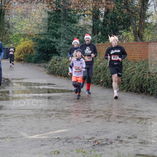 07.12.2025 - St. Pauli X-Mass-Run No. 15 Michael Burmester http://msf.ph/oto/9400417 07.12.2025 10:22:14 Laufen 3835, 3838, 352, 952 meine-sportfotos.de