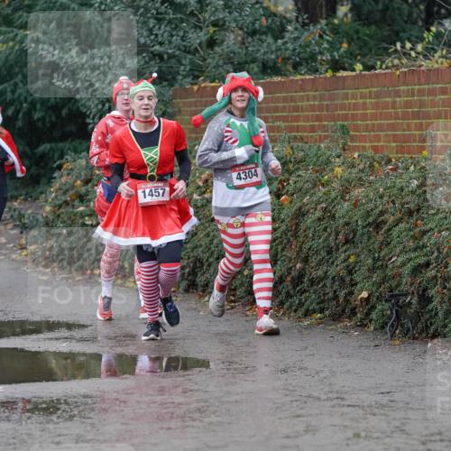 07.12.2025 - St. Pauli X-Mass-Run No. 15 Michael Burmester http://msf.ph/oto/9400444 07.12.2025 10:22:22 Laufen 4878, 1457, 4304 meine-sportfotos.de