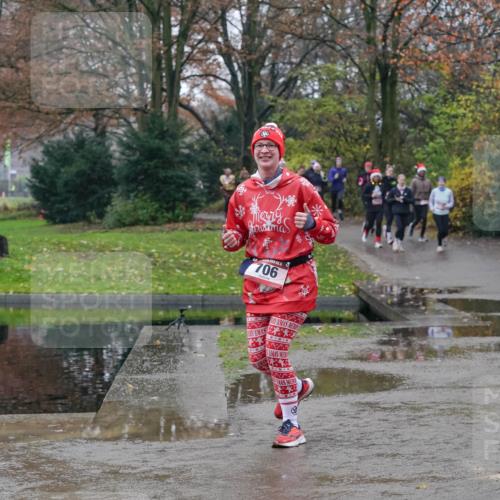 07.12.2025 - St. Pauli X-Mass-Run No. 15 Michael Burmester http://msf.ph/oto/9400463 07.12.2025 10:22:27 Laufen 706, 484 meine-sportfotos.de