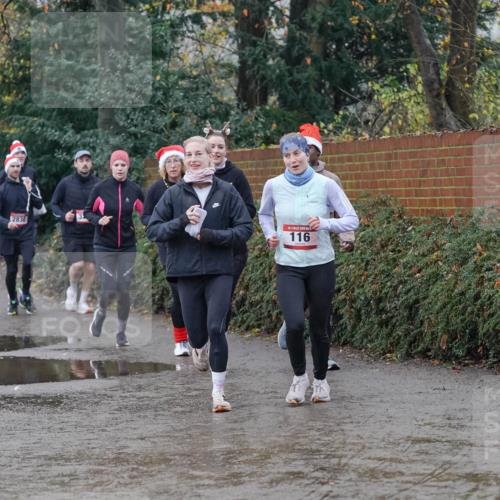 07.12.2025 - St. Pauli X-Mass-Run No. 15 Michael Burmester http://msf.ph/oto/9400478 07.12.2025 10:22:34 Laufen 2831, 2830, 116 meine-sportfotos.de