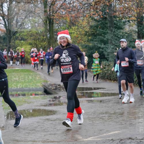 07.12.2025 - St. Pauli X-Mass-Run No. 15 Michael Burmester http://msf.ph/oto/9400497 07.12.2025 10:22:38 Laufen 15, 2058, 3242, 2830 meine-sportfotos.de