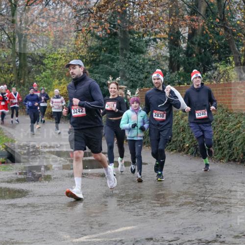 07.12.2025 - St. Pauli X-Mass-Run No. 15 Michael Burmester http://msf.ph/oto/9400501 07.12.2025 10:22:39 Laufen 3242, 2830, 3240 meine-sportfotos.de