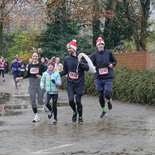 07.12.2025 - St. Pauli X-Mass-Run No. 15 Michael Burmester http://msf.ph/oto/9400505 07.12.2025 10:22:40 Laufen 2831, 3237, 2830, 3240 meine-sportfotos.de