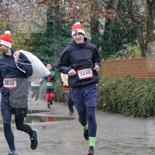 07.12.2025 - St. Pauli X-Mass-Run No. 15 Michael Burmester http://msf.ph/oto/9400508 07.12.2025 10:22:41 Laufen 10, 15, 1, 15, 2830, 3240, 2 meine-sportfotos.de