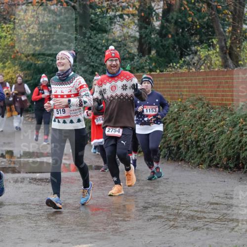 07.12.2025 - St. Pauli X-Mass-Run No. 15 Michael Burmester http://msf.ph/oto/9400529 07.12.2025 10:22:47 Laufen 519, 200000, 1814, 2754, 1153 meine-sportfotos.de