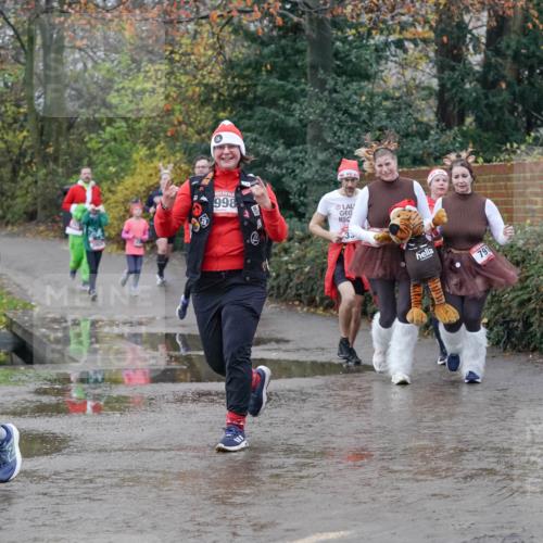 07.12.2025 - St. Pauli X-Mass-Run No. 15 Michael Burmester http://msf.ph/oto/9400556 07.12.2025 10:22:52 Laufen 360, 998, 3, 791 meine-sportfotos.de