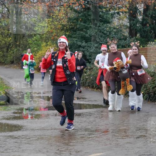 07.12.2025 - St. Pauli X-Mass-Run No. 15 Michael Burmester http://msf.ph/oto/9400557 07.12.2025 10:22:53 Laufen 3360, 410, 791 meine-sportfotos.de