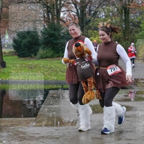07.12.2025 - St. Pauli X-Mass-Run No. 15 Michael Burmester http://msf.ph/oto/9400574 07.12.2025 10:22:55 Laufen 791, 3399 meine-sportfotos.de