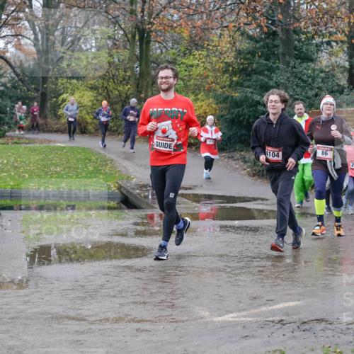 07.12.2025 - St. Pauli X-Mass-Run No. 15 Michael Burmester http://msf.ph/oto/9400582 07.12.2025 10:22:58 Laufen 1616, 86, 4104, 293, 230 meine-sportfotos.de