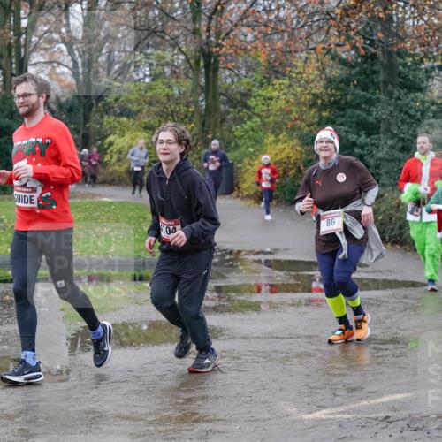 07.12.2025 - St. Pauli X-Mass-Run No. 15 Michael Burmester http://msf.ph/oto/9400588 07.12.2025 10:22:59 Laufen 86, 104, 230, 293 meine-sportfotos.de