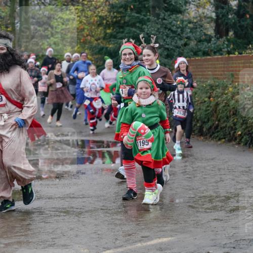 07.12.2025 - St. Pauli X-Mass-Run No. 15 Michael Burmester http://msf.ph/oto/9400658 07.12.2025 10:23:21 Laufen 5, 189, 2535, 1195 meine-sportfotos.de