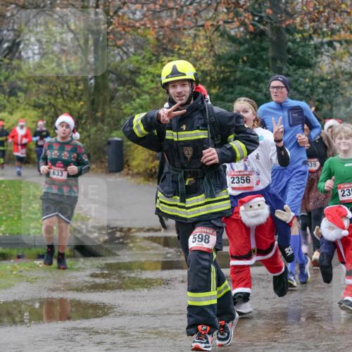 07.12.2025 - St. Pauli X-Mass-Run No. 15 Michael Burmester http://msf.ph/oto/9400683 07.12.2025 10:23:26 Laufen 633, 15, 598, 2356, 39, 2355, 559 meine-sportfotos.de