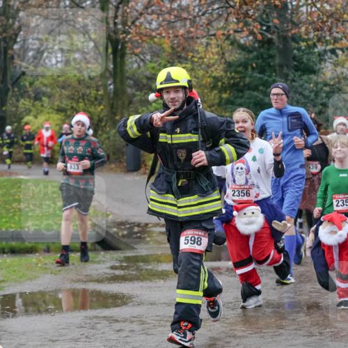 07.12.2025 - St. Pauli X-Mass-Run No. 15 Michael Burmester http://msf.ph/oto/9400684 07.12.2025 10:23:26 Laufen 633, 598, 2356, 539, 2950, 2355, 559 meine-sportfotos.de