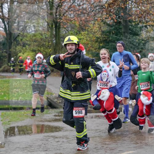 07.12.2025 - St. Pauli X-Mass-Run No. 15 Michael Burmester http://msf.ph/oto/9400685 07.12.2025 10:23:27 Laufen 633, 5, 598, 2356, 39, 2355, 295, 559 meine-sportfotos.de