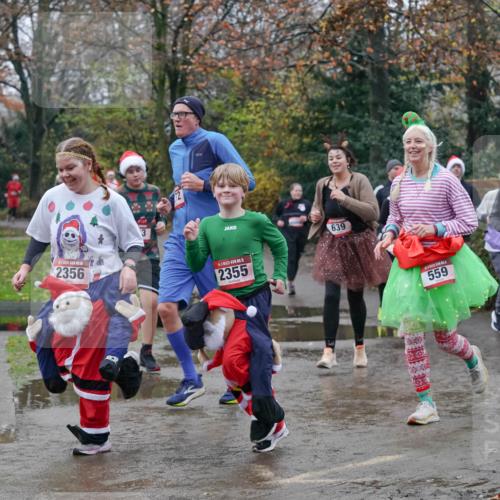 07.12.2025 - St. Pauli X-Mass-Run No. 15 Michael Burmester http://msf.ph/oto/9400690 07.12.2025 10:23:28 Laufen 2356, 3, 12, 2355, 639, 559, 2950 meine-sportfotos.de