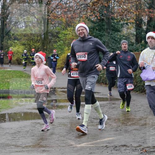 07.12.2025 - St. Pauli X-Mass-Run No. 15 Michael Burmester http://msf.ph/oto/9400702 07.12.2025 10:23:30 Laufen 2955, 2950, 4594, 406, 07 meine-sportfotos.de