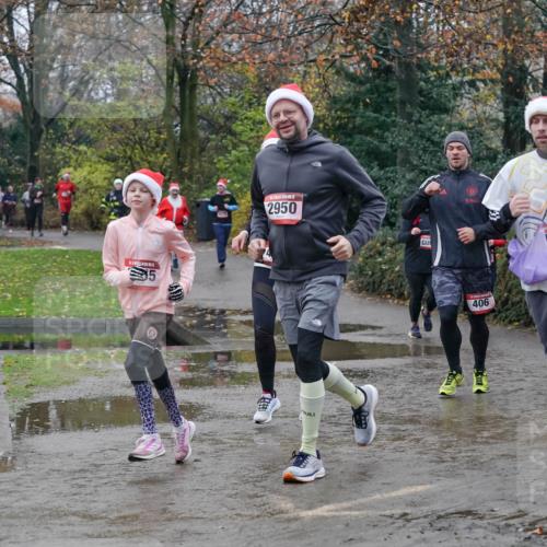 07.12.2025 - St. Pauli X-Mass-Run No. 15 Michael Burmester http://msf.ph/oto/9400703 07.12.2025 10:23:30 Laufen 5, 2950, 0, 15, 406, 15, 1871 meine-sportfotos.de