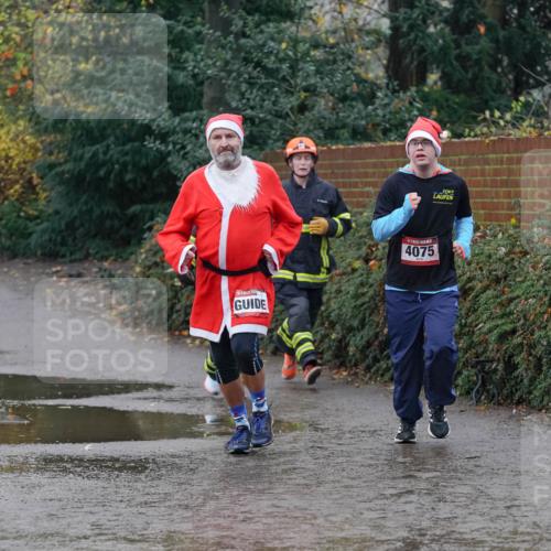 07.12.2025 - St. Pauli X-Mass-Run No. 15 Michael Burmester http://msf.ph/oto/9400731 07.12.2025 10:23:37 Laufen 1370, 1372, 4075 meine-sportfotos.de