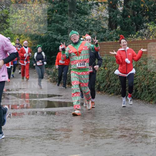 07.12.2025 - St. Pauli X-Mass-Run No. 15 Michael Burmester http://msf.ph/oto/9400801 07.12.2025 10:23:55 Laufen 2563, 2303, 2306, 1848, 55 meine-sportfotos.de