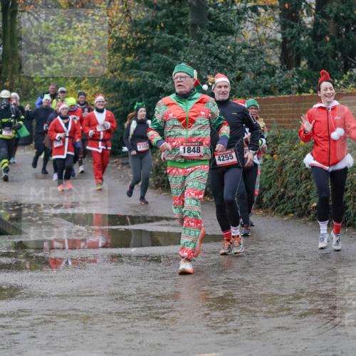 07.12.2025 - St. Pauli X-Mass-Run No. 15 Michael Burmester http://msf.ph/oto/9400805 07.12.2025 10:23:55 Laufen 1879, 2303, 1848, 4255 meine-sportfotos.de
